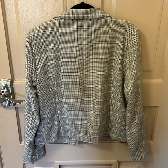 Brand new blazer - Picture 4 of 4